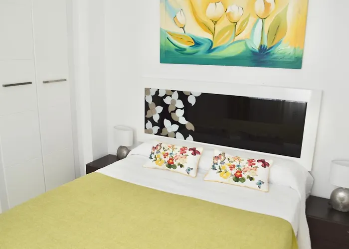 Adriana. Centrico, A 50m De La Playa. *