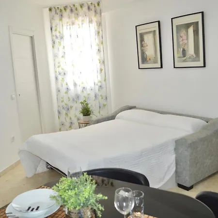 Adriana. Centrico, A 50m De La Playa. Apartment